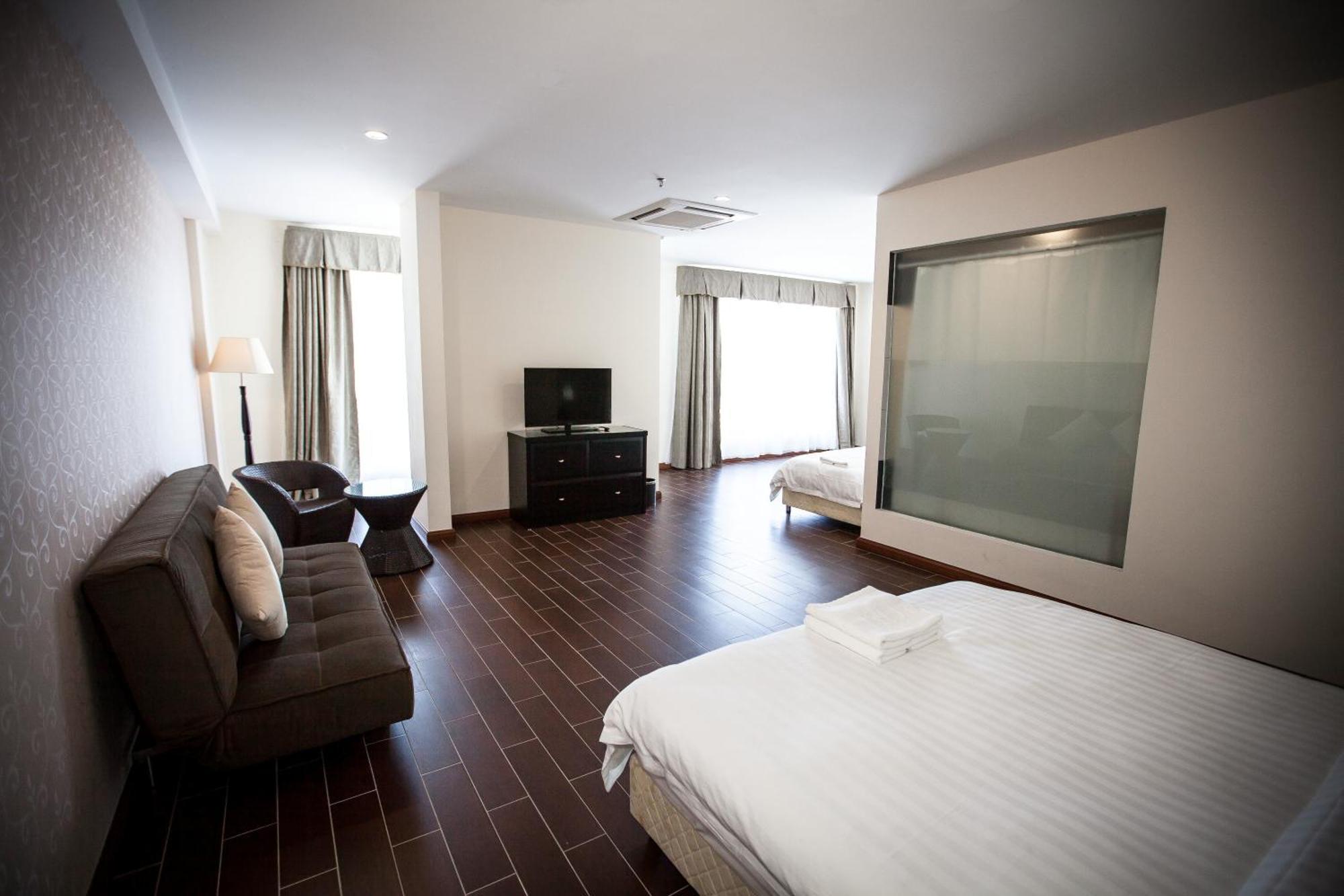 Putatan Platinum Hotel Кота-Кінабалу Номер фото